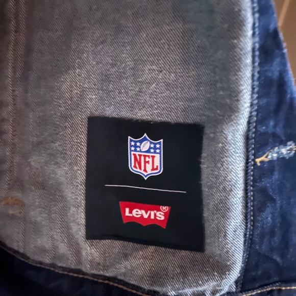 Authentic NFL Levi’s Eagles denim jacket size M - Picture 8 of 8